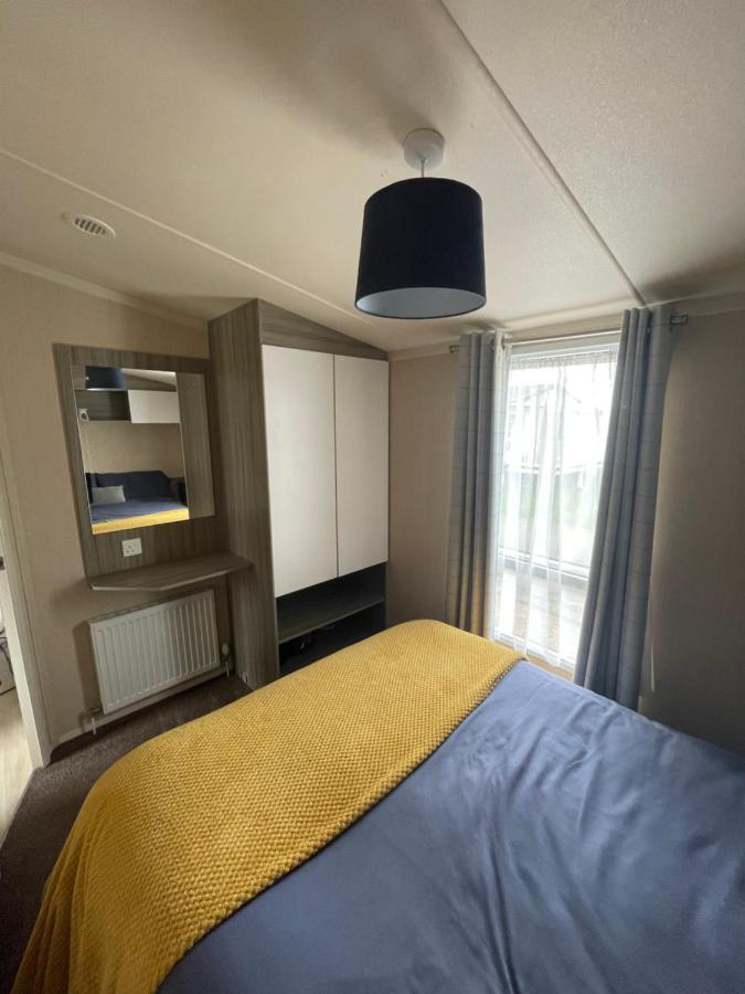 Delightful 6 Berth Holiday Home With Decking Area Chichester Exterior foto